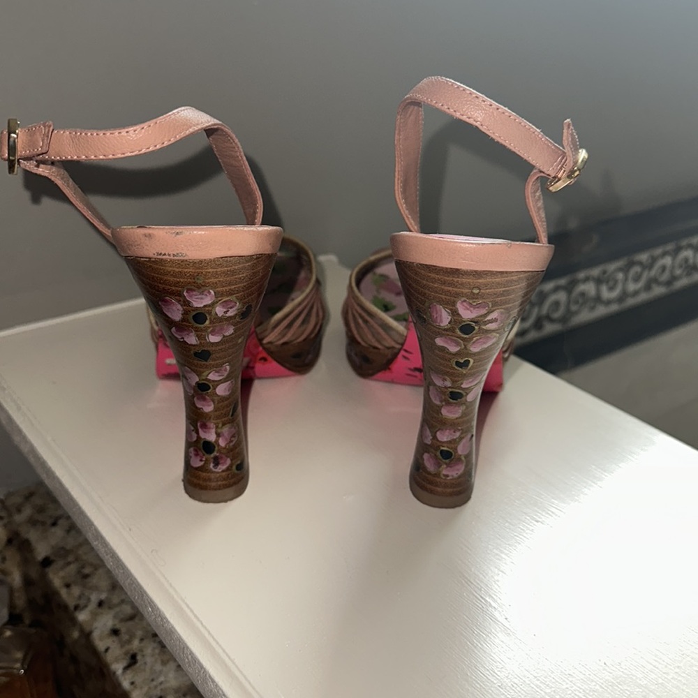 Betsey Johnson💕💗 Super Cute Heels!! 7.5 - Picture 2 of 9